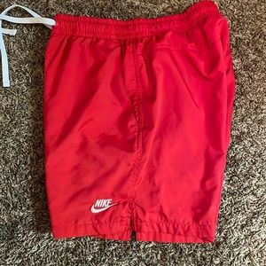 Nikes men’s woven shorts